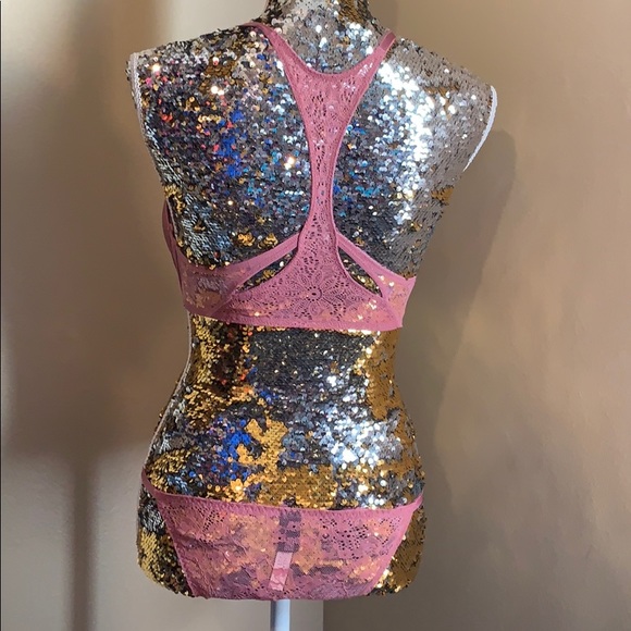 NWT vs 32D/Xs Bombshell - Picture 2 of 5